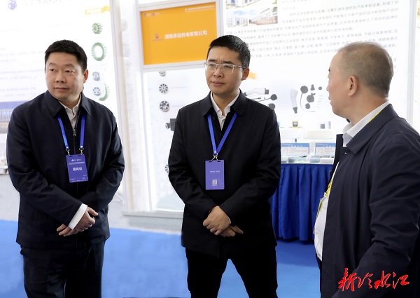 冷水江“智造”閃耀省新材料博覽會(huì)，組團(tuán)參展彰顯產(chǎn)業(yè)新動(dòng)能